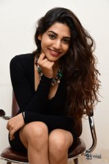 Sonakshi Singh Hot Pics